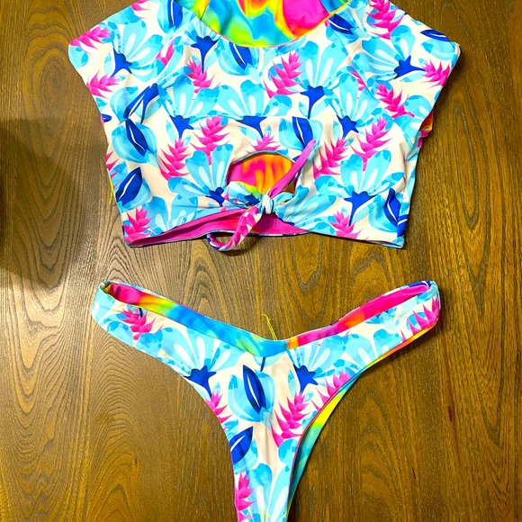 SOLD OUT- Gently Worn Moana bikini reversible set. Size Small - Picture 3 of 3
